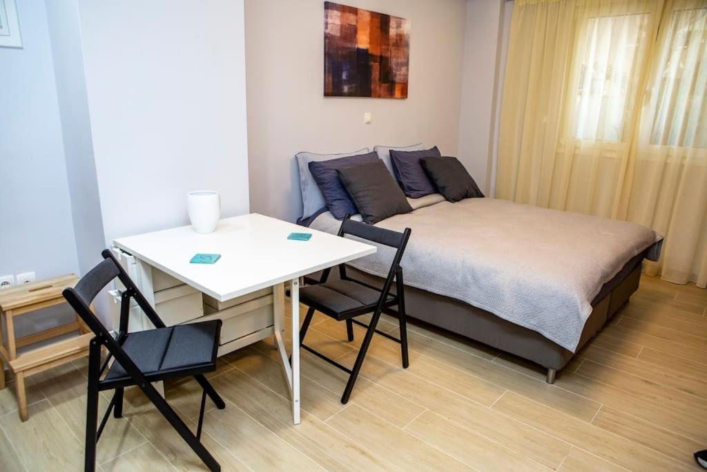 Studio Apartment With All Amenities In Kolonaki Athens Exterior photo