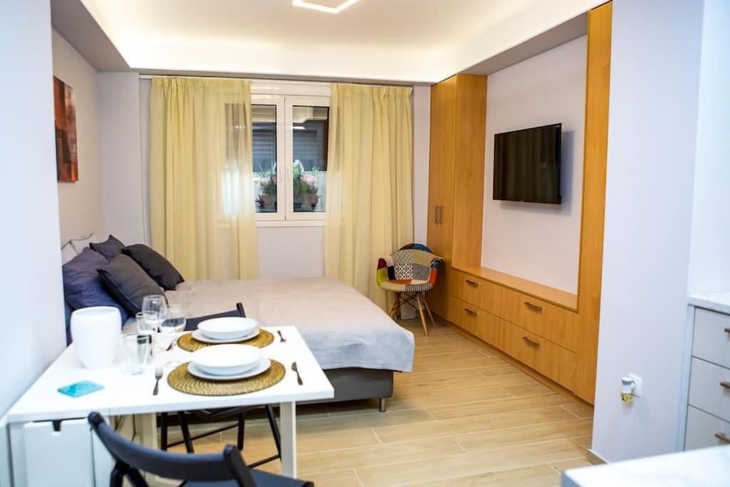 Studio Apartment With All Amenities In Kolonaki Athens Exterior photo