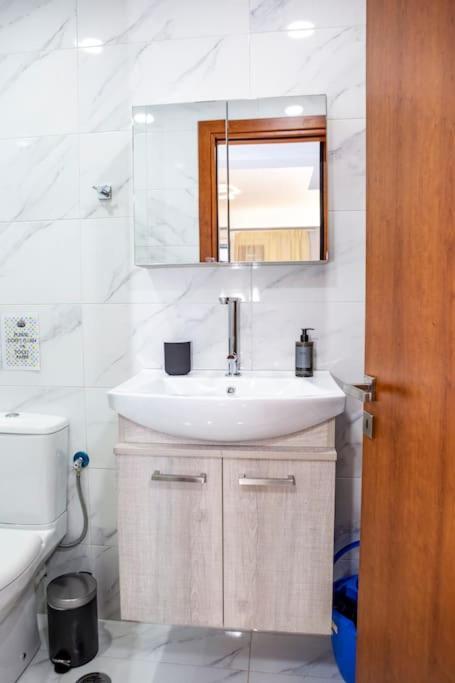 Studio Apartment With All Amenities In Kolonaki Athens Exterior photo