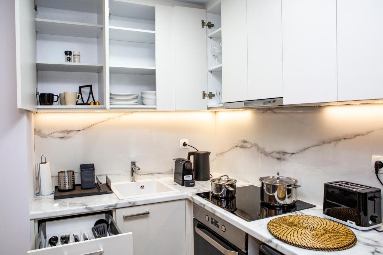 Studio Apartment With All Amenities In Kolonaki Athens Exterior photo